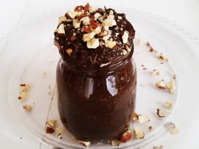 Overnight oats čokoládová kaša s pridanou vlákninou a orechami