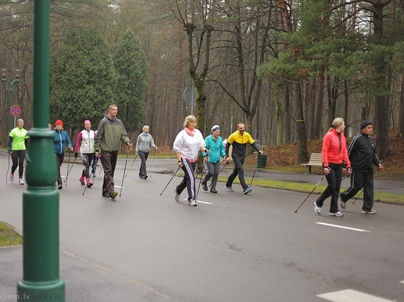 Lucia Okoličányová: nordic walking výrazne napomáha telu a dodáva mu silu