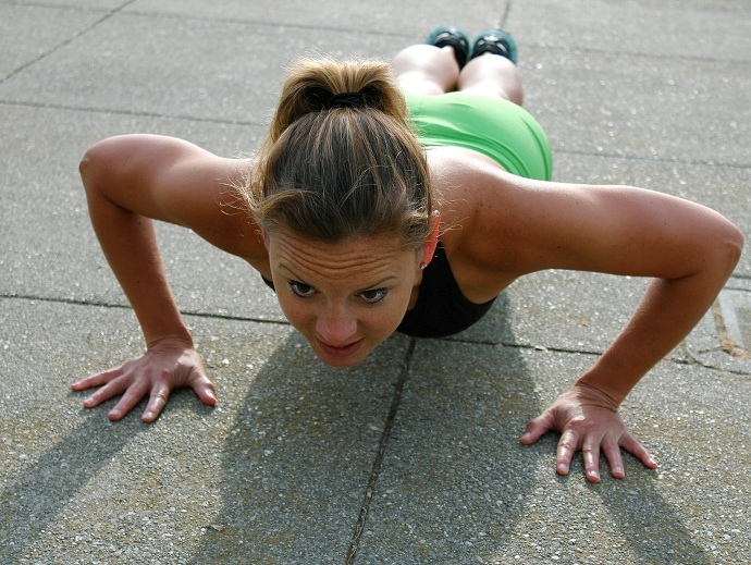 10-minútový HIIT, ktorý môžete robiť kdekoľvek