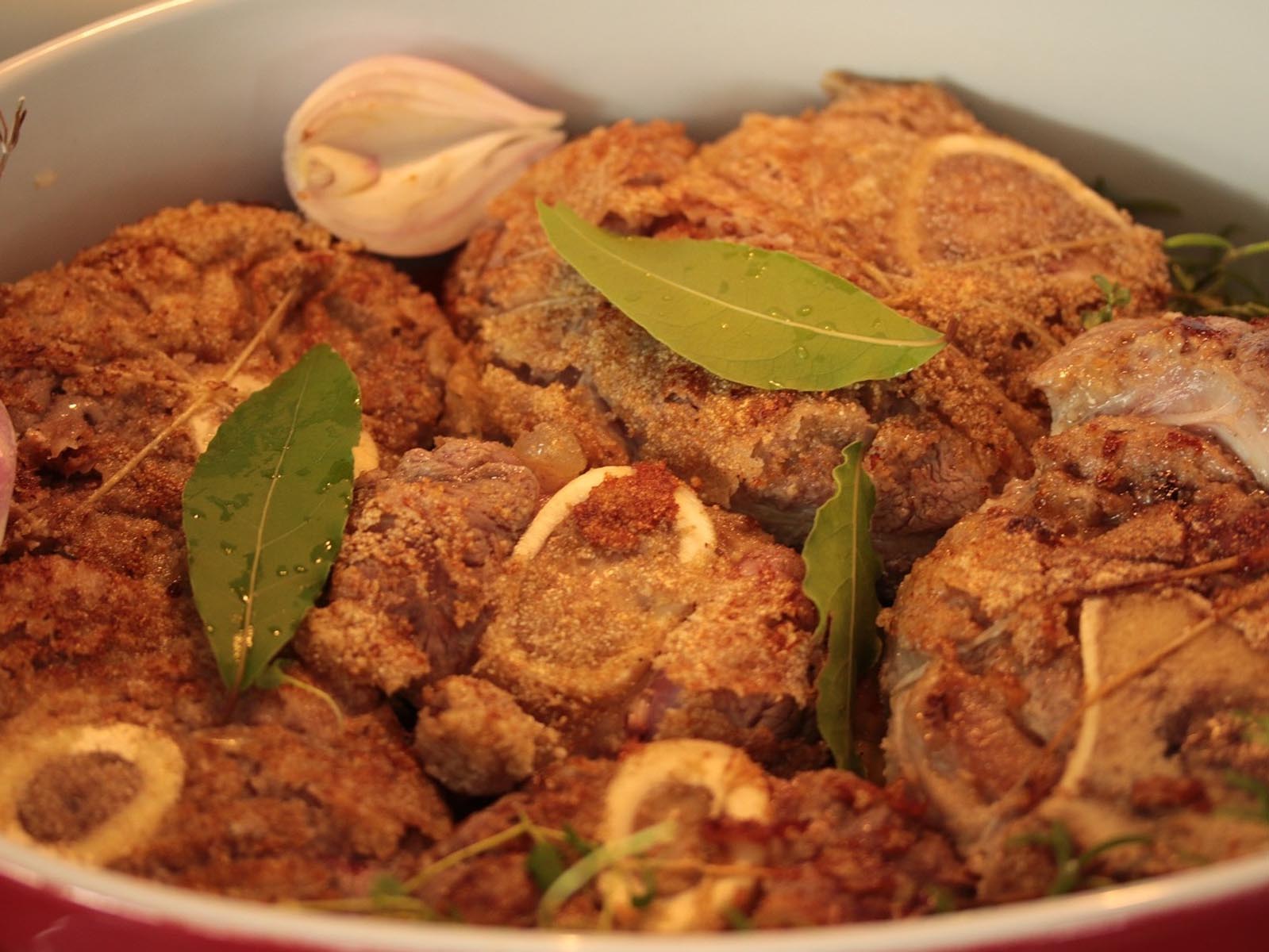 Teľacie ossobuco s cviklou a paštrnákom