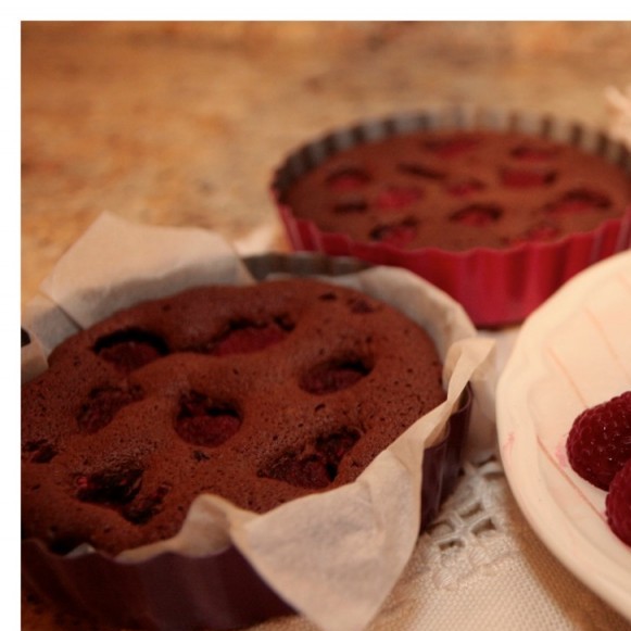 Čokoládové tartelettes s malinami