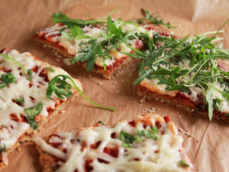 Baklažánová pizza s cícerovou múkou