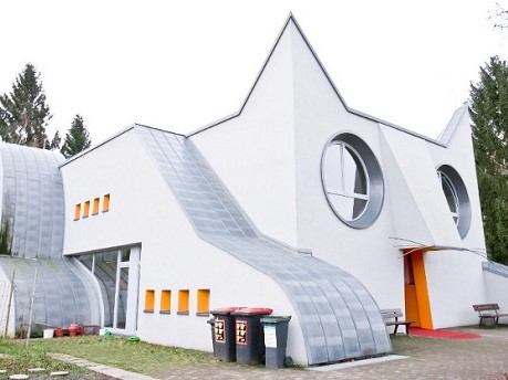 cat shaped kindergarden
