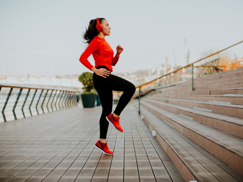 Bystrá myseľ a lepšia nálada: 5 benefitov cvičenia, ktoré vás prinútia hýbať sa
